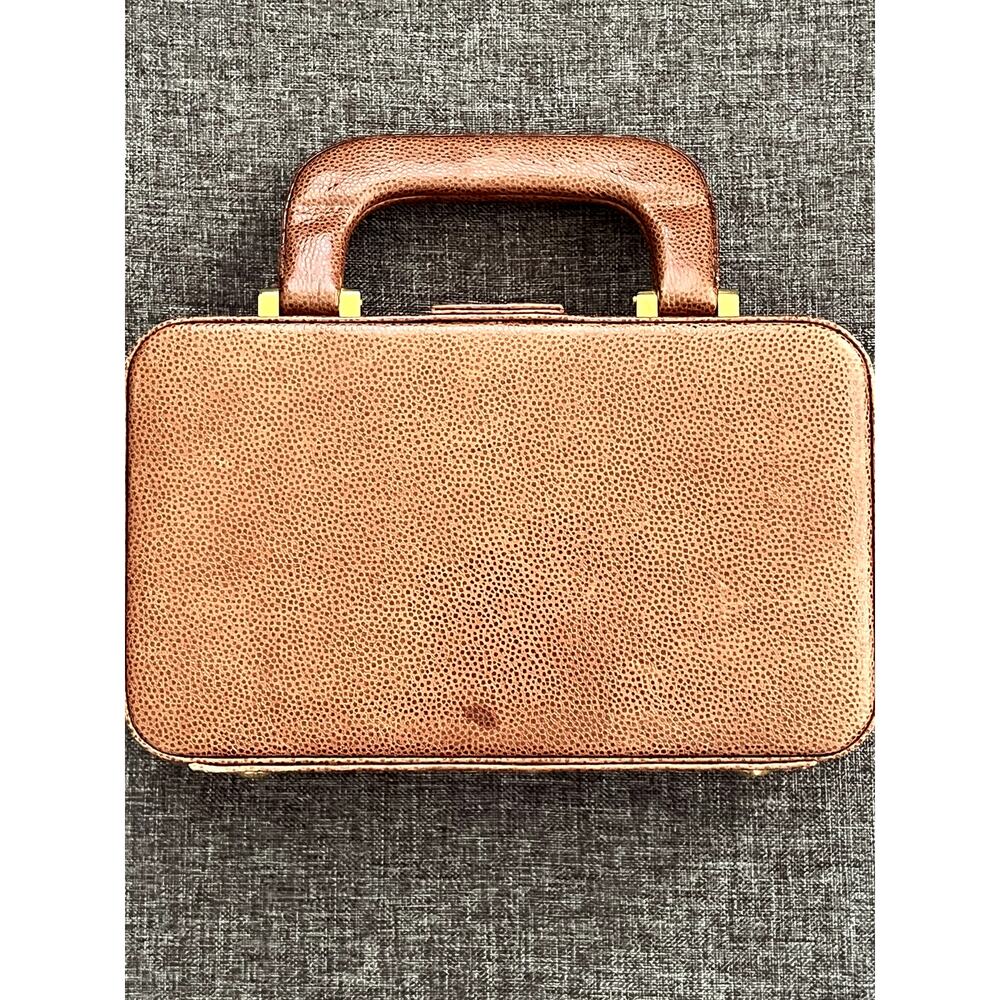 Giorgio Beverly Hills Pebbled Leather Clutch with Key Ring - Picture 8 of 9